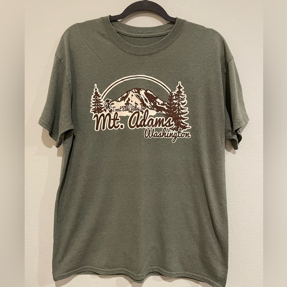 Mt Adams Trout Lake Valley Inn tee-shirt size L